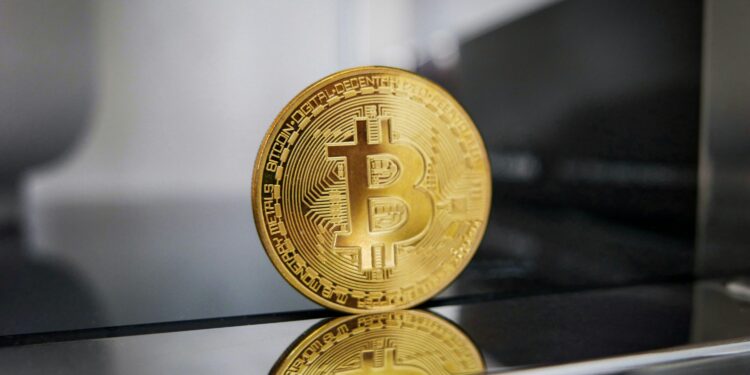 This Analyst Called The Bitcoin Price Crash Early, Total Prediction Says More Pain Is Coming