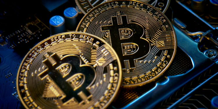 Bitcoin Caught In Bearish Drift As It Slips Below Key Support Averages, Bears Taking Over?