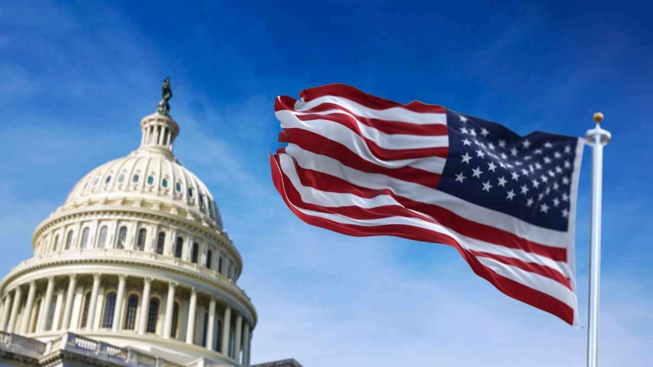 61 Crypto Leaders Urge Senate to Pass CLARITY Act With Developer Protections